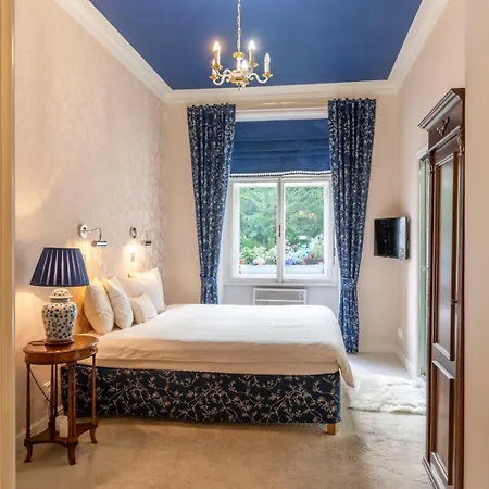 Lejlighed Deluxe Charles Bridge Old Town, Garden View, Centre *