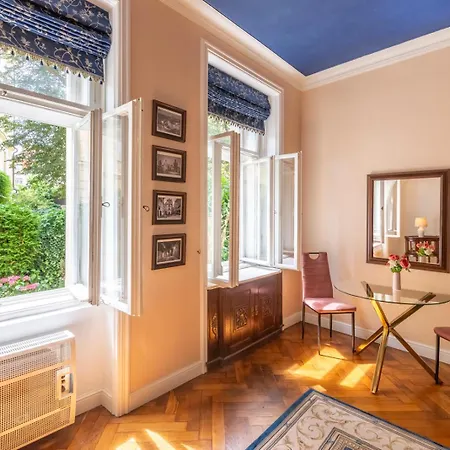 Apartament Deluxe In Old Town, Charles Bridge 3 Min, Private Garden, Breakfast Praga