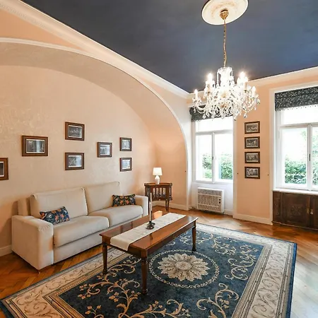 Deluxe In Old Town, Charles Bridge 3 Min, Private Garden, Breakfast *