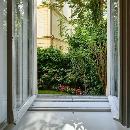Apartament Deluxe In Old Town, Charles Bridge 3 Min, Private Garden, Breakfast