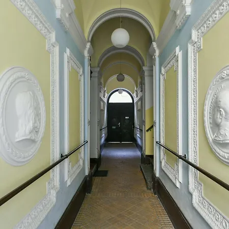 Deluxe In Old Town, Charles Bridge 3 Min, Private Garden, Breakfast *