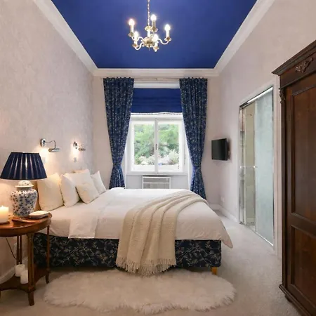 Charles Bridge 3 min, Garden, Quiet Apartment Prag
