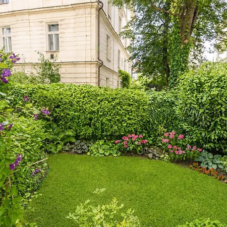 Apartment Charles Bridge 3 min, Garden, Quiet