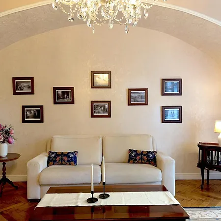 Deluxe In Old Town, Charles Bridge 3 Min, Private Garden, Breakfast