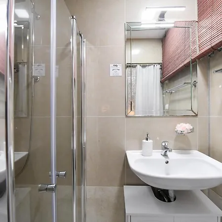 Romantic Garden Near Charles Bridge, Breakfast, Parking, 4-year Host شقة براغ